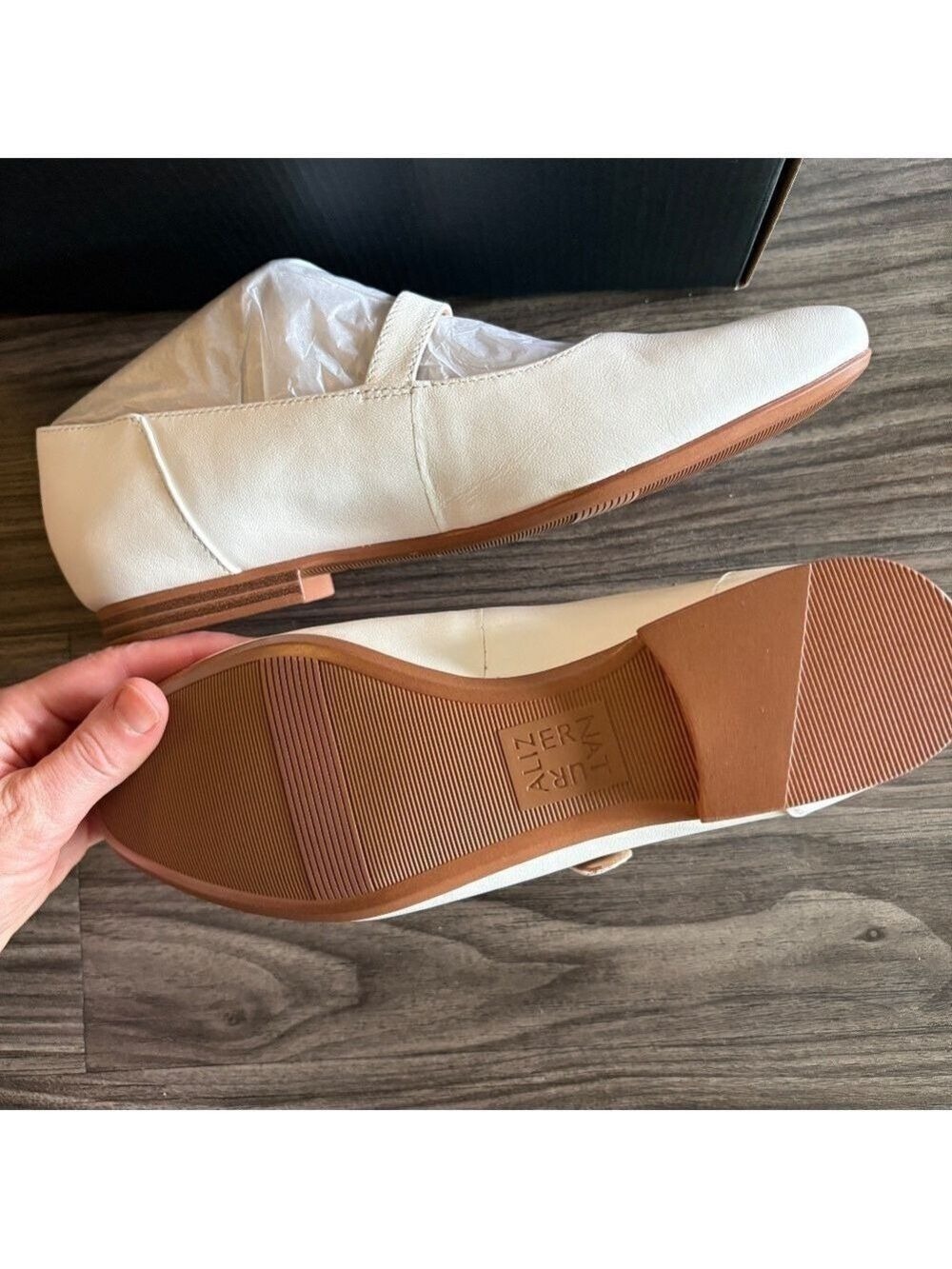 NEW Naturalizer Kelly Mary Jane Flat in Warm White Leather Size 7 - Picture 9 of 11